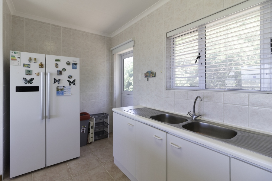 7 Bedroom Property for Sale in West Beach Eastern Cape